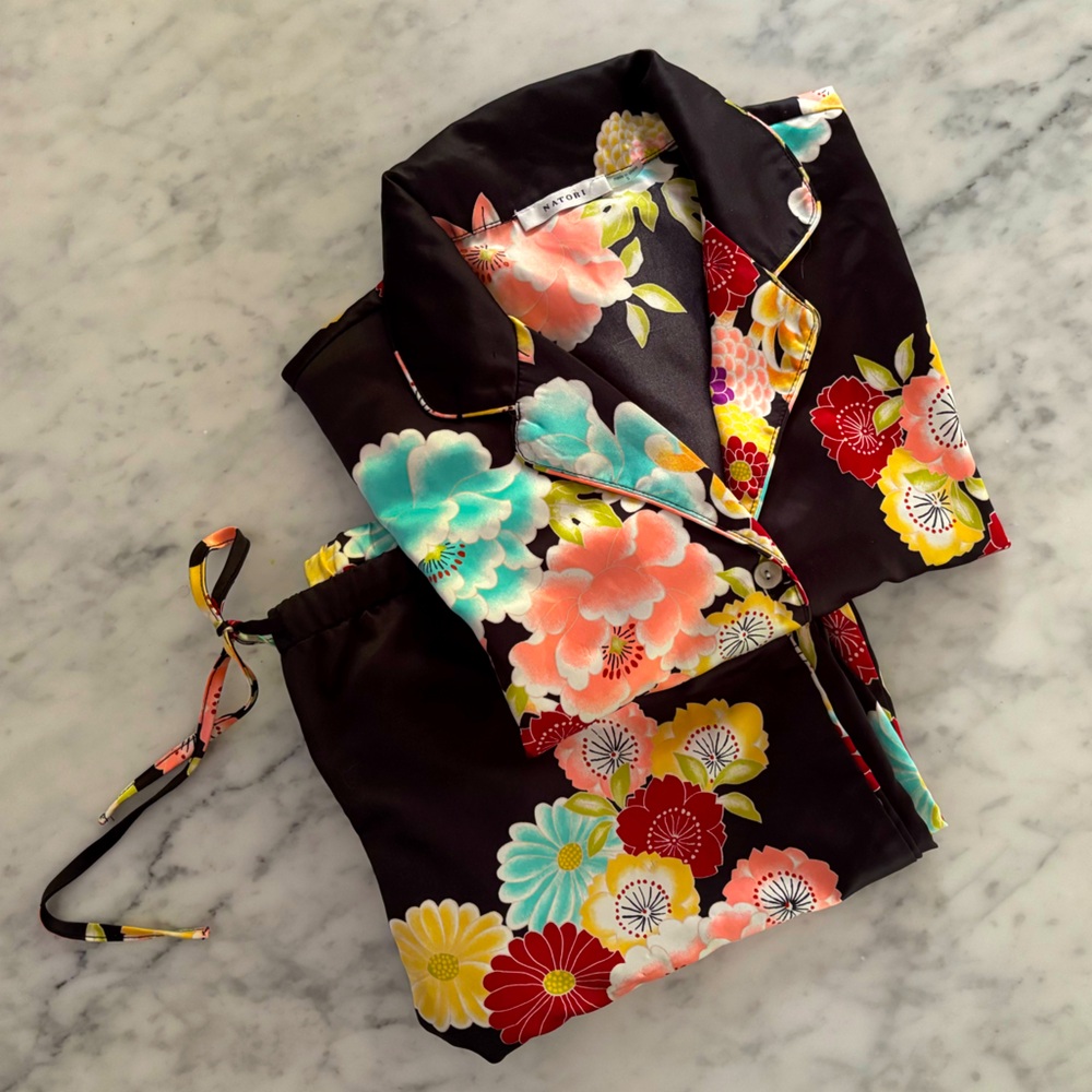 Natori black ‘silk’ pjs with bright florals size S